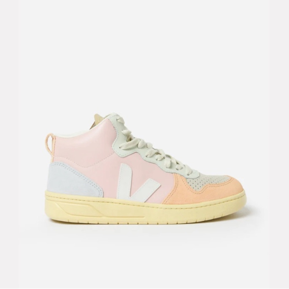 Veja Pink Sneakers Retro-Inspired High-Top